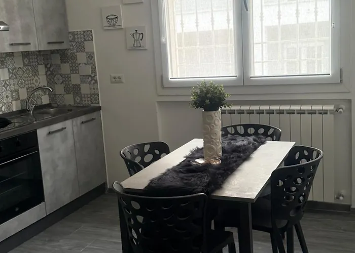 Riva Del Tevere 아파트 피우미치노